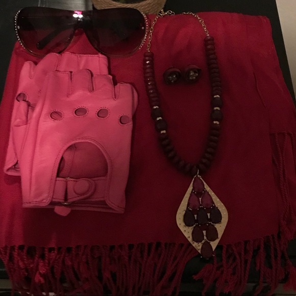 Statement necklace - Picture 3 of 4